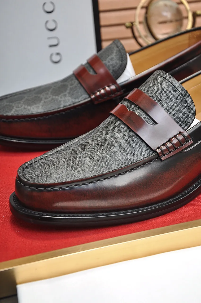 Men's shoes💰560💶Italy's top luxury men's shoe giant (GUCCI) (Gucci) (full cowhide lining) new arrival🍃Original European style🔰 Pleasant to the eye😍In order to make the shoes more durable and non-deformable🌀The production continues to follow traditional methods but there is still no lack of innovation💪Choose original sheepskin for the leather♻️ Smooth and natural And extra bright ⭐Made of imported cowhide, the first choice of rich people 38-45 (45 customized)